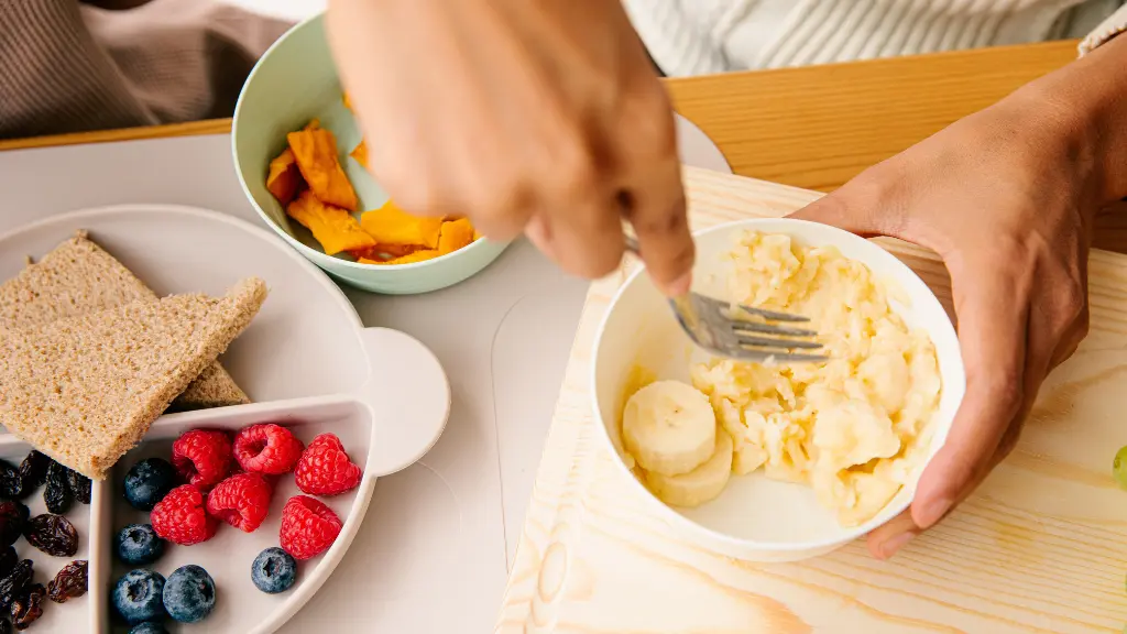 How long is baby food suitable for after the baby eats from it